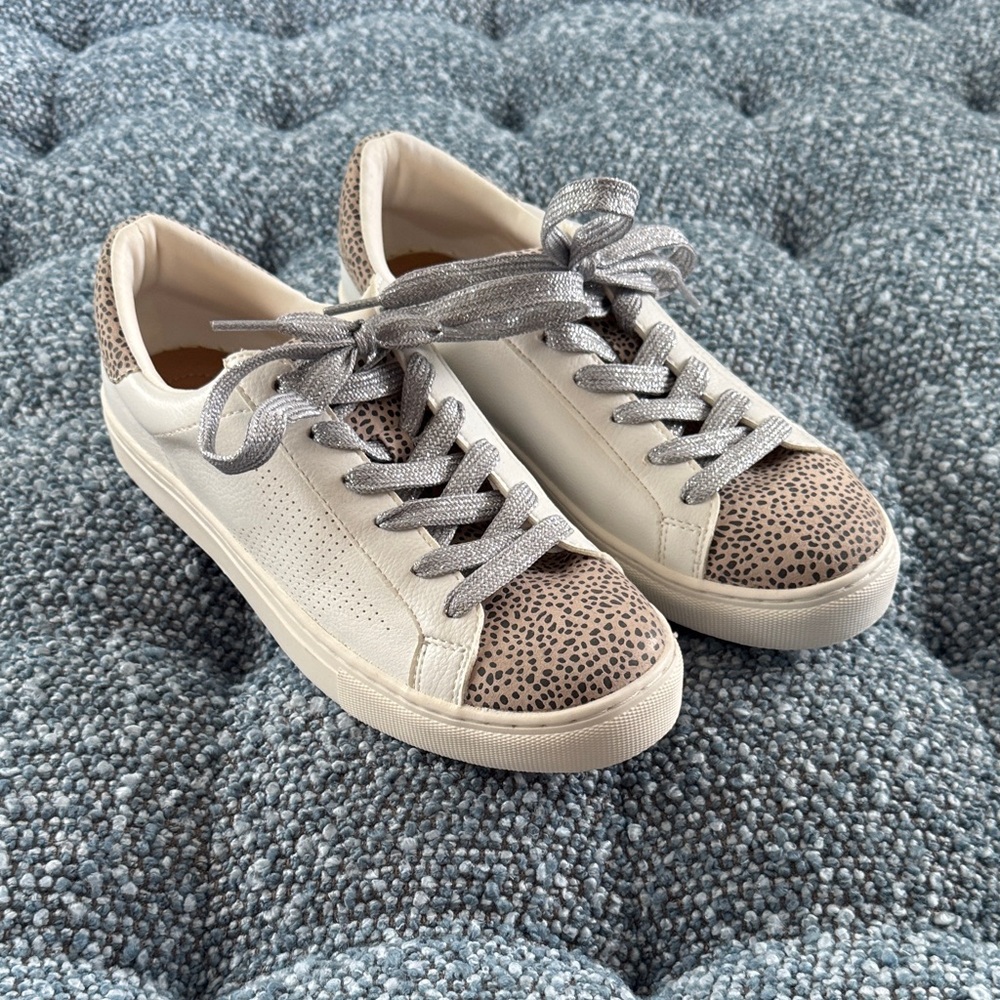 Universal Thread Women's Sneakers with Leopard and Silver